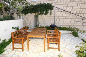 Apartments Dubreta - Two Bedroom Apartment with Balcony